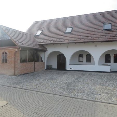 Hotel U Vinarstvi Mutěnice Exterior foto